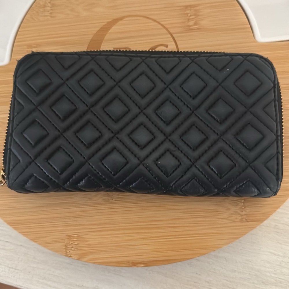 gently used Tory Burch continental leather zip wallet - Picture 2 of 3